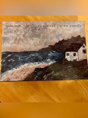 Taylor Swift folklore 500 piece Jigsaw Puzzle - Blue & Green house on the coast